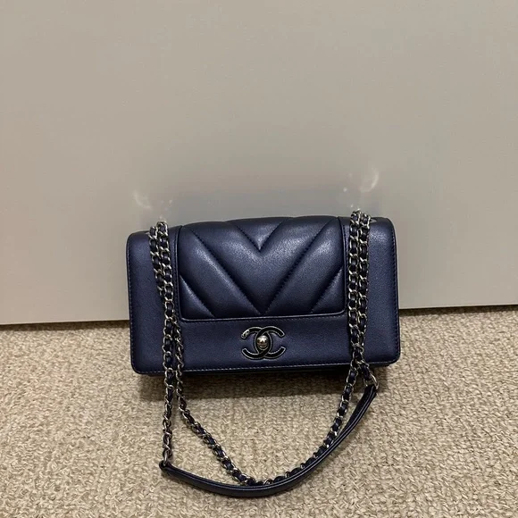 Chanel Classic Mademoiselle Chevron Crossbody Flap Bag - Picture 6 of 10